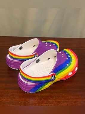 CROCS  Classic Rainbow Dye Clogs Unisex W6/M4 Pride